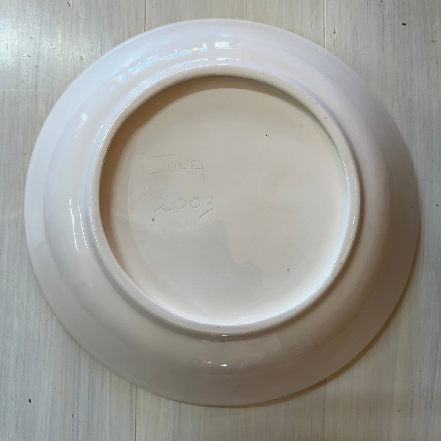 Ceramic serving bowl with tropical design